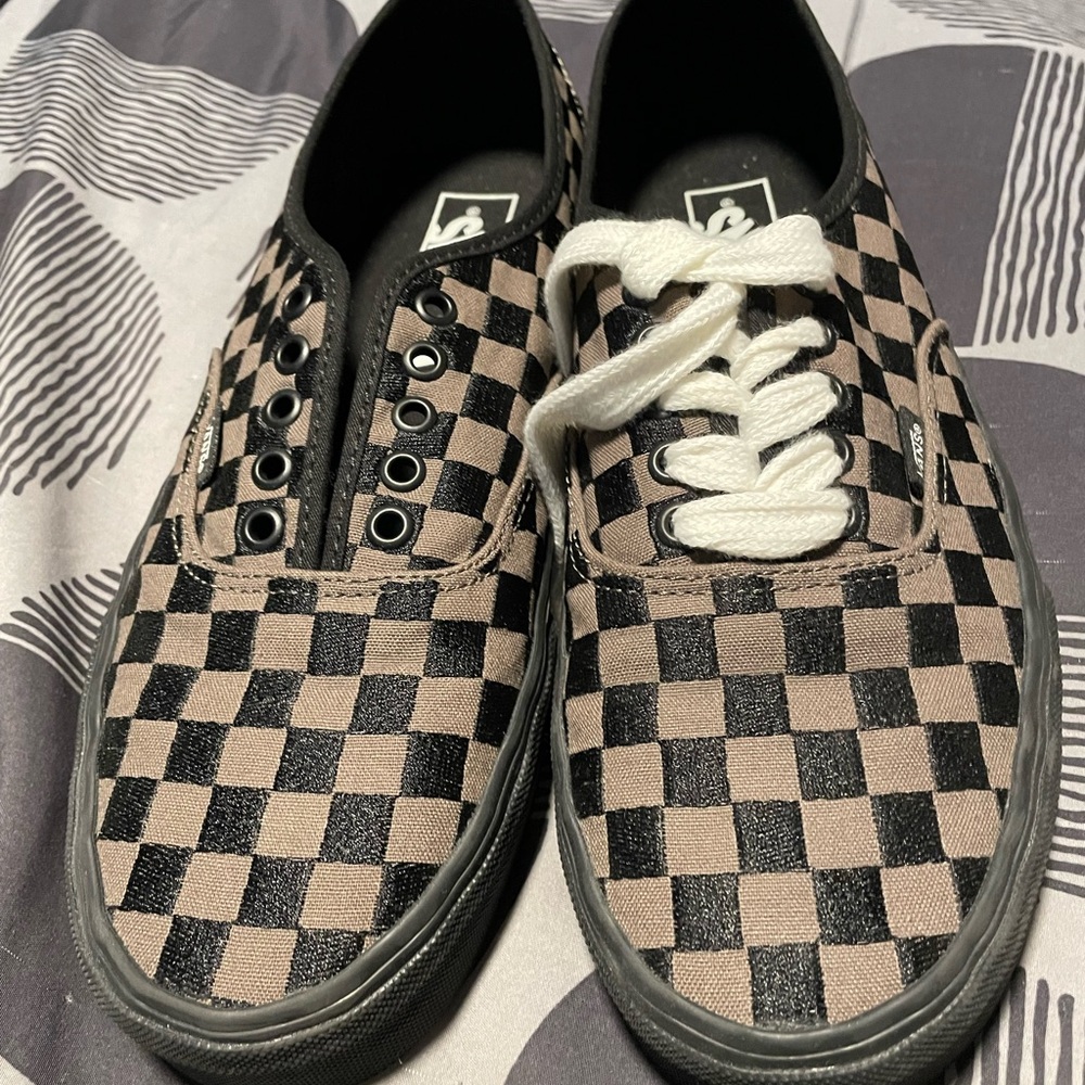 Vans Men's Black and Gray Checkerboard Sneakers